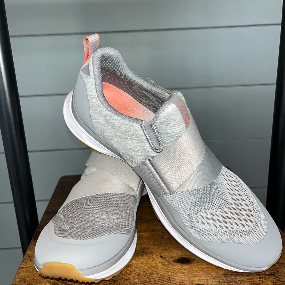 9.5 Lunar Grey Tiem Slipstream